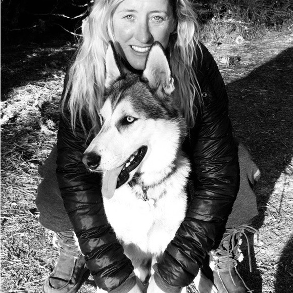 Meet your Posher, Cynthia - Picture 1 of 4